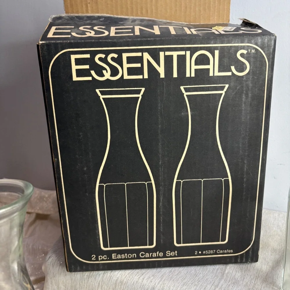 Essentials 2 pc Easton Carafe Set Glassware Clear Octagonal Base Decanter